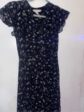 H&M Black Floral Short Sleeve V-Neck Dress